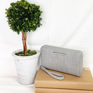 Steve Madden gray wallet
